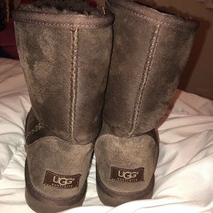 SOLD*** ugg australia classic short boots